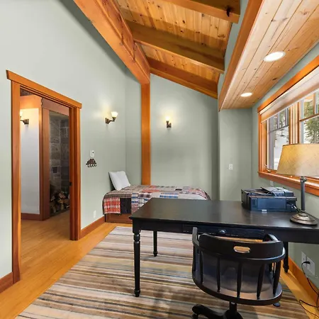 Copperleaf Lodge - Updated Alpine Meadows Chalet W Private Hot Tub, Ski Shuttle!